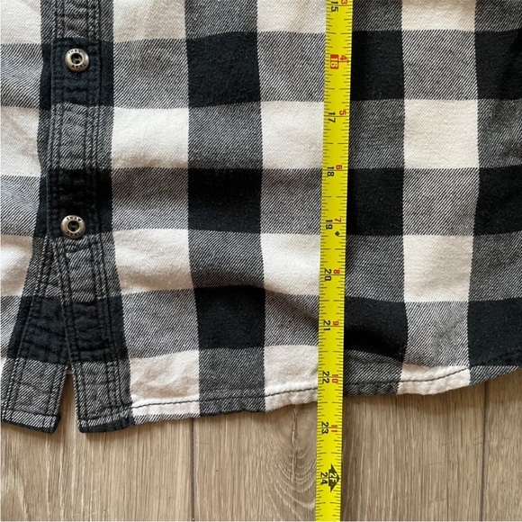 Aritzia / TNA classic fit plaid flannel shirt - Picture 11 of 11
